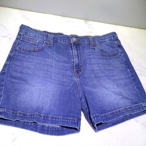 Levi's Jean Shorts  / Denim Shorts / Levi's 515 Denim Shorts